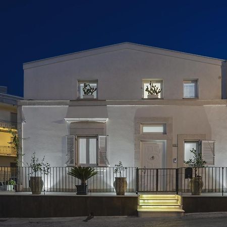Casa Vacanze "Oceano Mare" Pozzallo Exterior photo