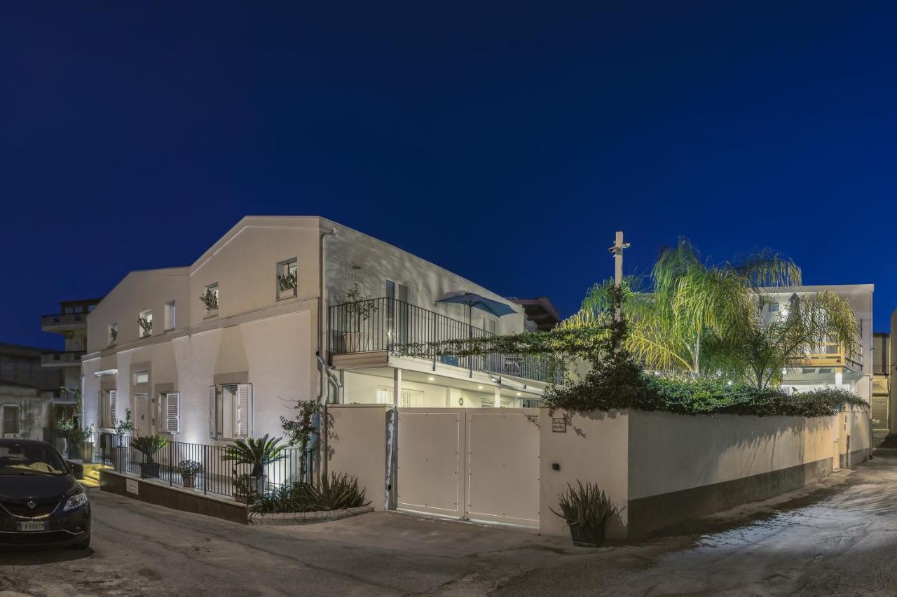 Casa Vacanze "Oceano Mare" Pozzallo Exterior photo