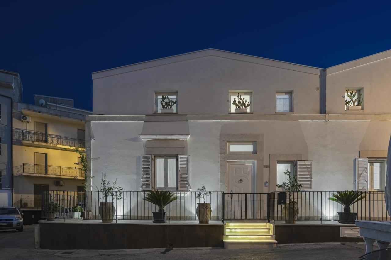 Casa Vacanze "Oceano Mare" Pozzallo Exterior photo